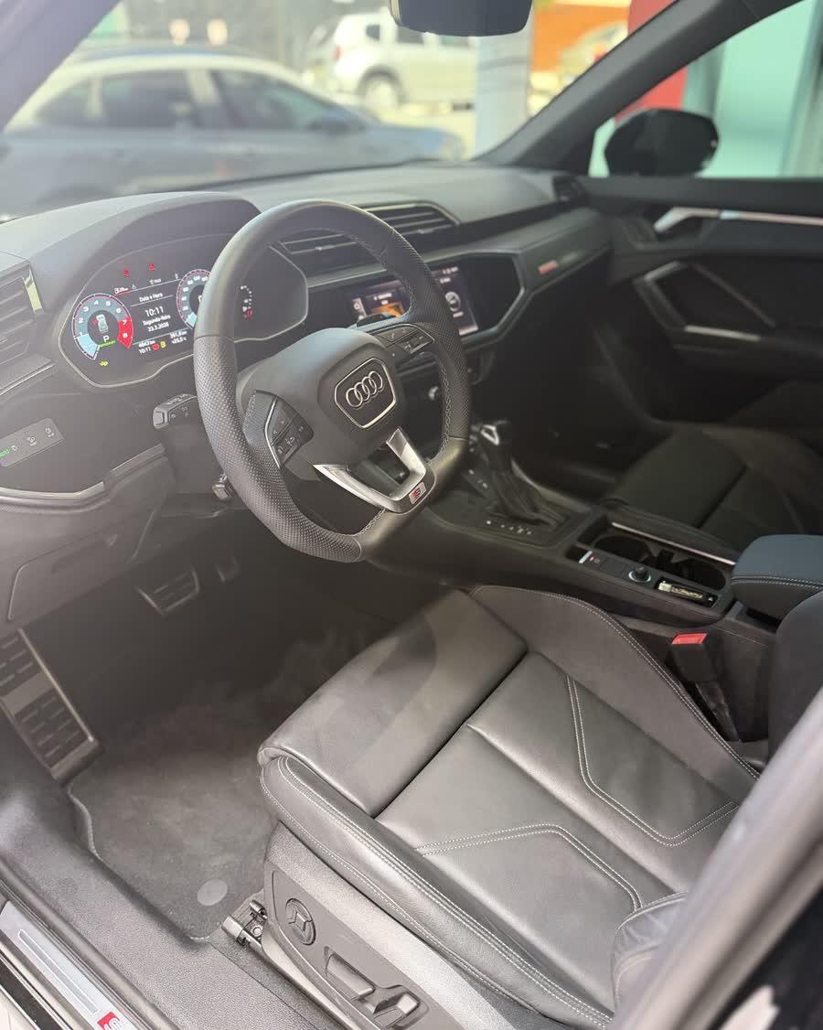 Audi Q3 Performance Black Plus 2.0 TFSI 2025 — foto 6 de 8