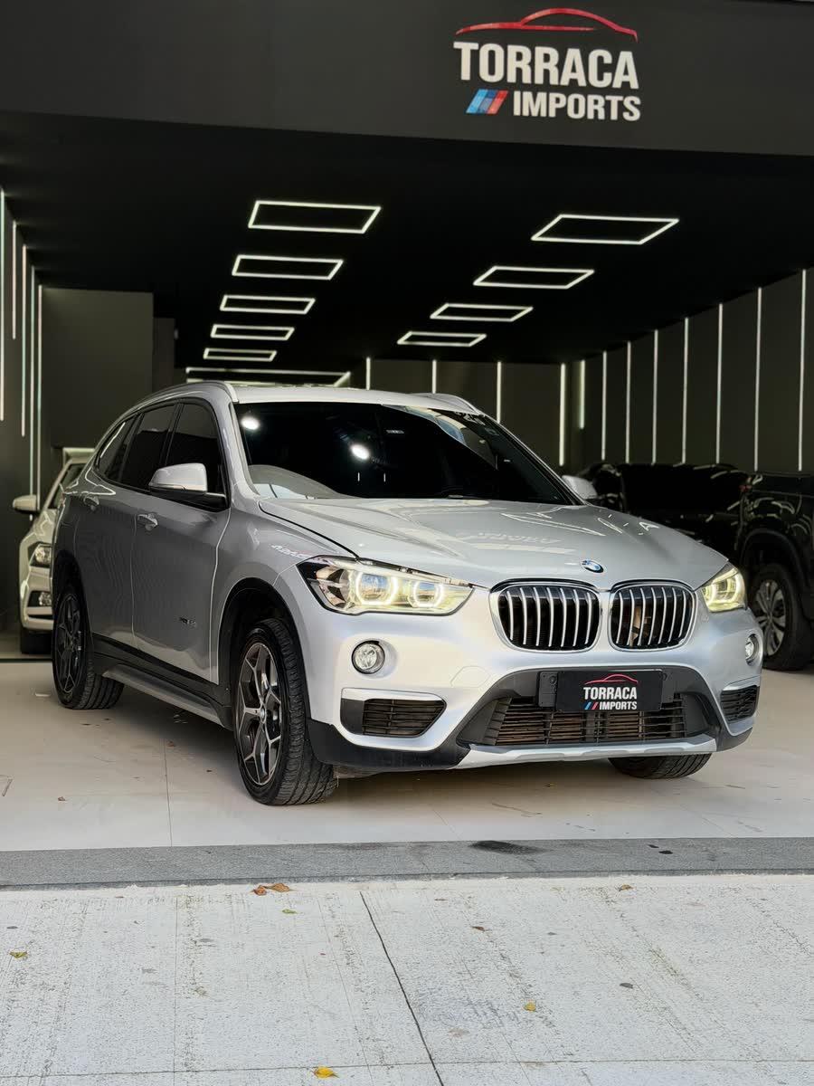 BMW X1 X-Line 2.0 ActiveFlex 2016/2017 — foto 2 de 8