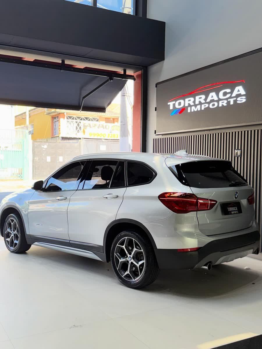 BMW X1 X-Line 2.0 ActiveFlex 2016/2017 — foto 3 de 8