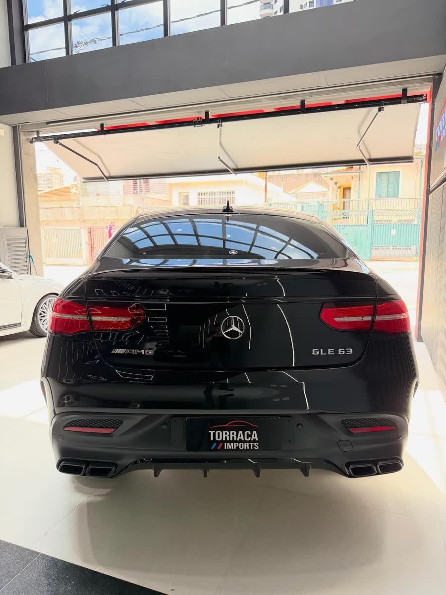 Mercedes-Benz GLE 63 AMG 5.5 V8 Biturbo 4MATIC 2018 — foto 4 de 8
