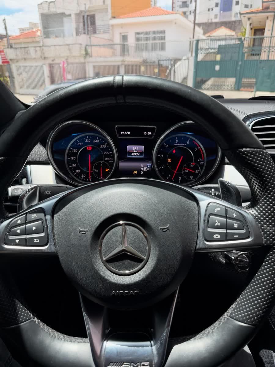 Mercedes-Benz GLE 63 AMG 5.5 V8 Biturbo 4MATIC 2018 — foto 5 de 8