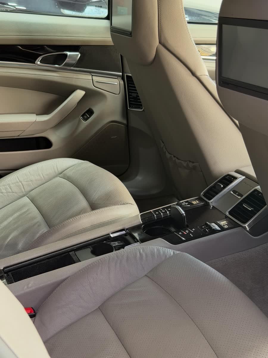 Porsche Panamera S 4.8 2012 — foto 8 de 8