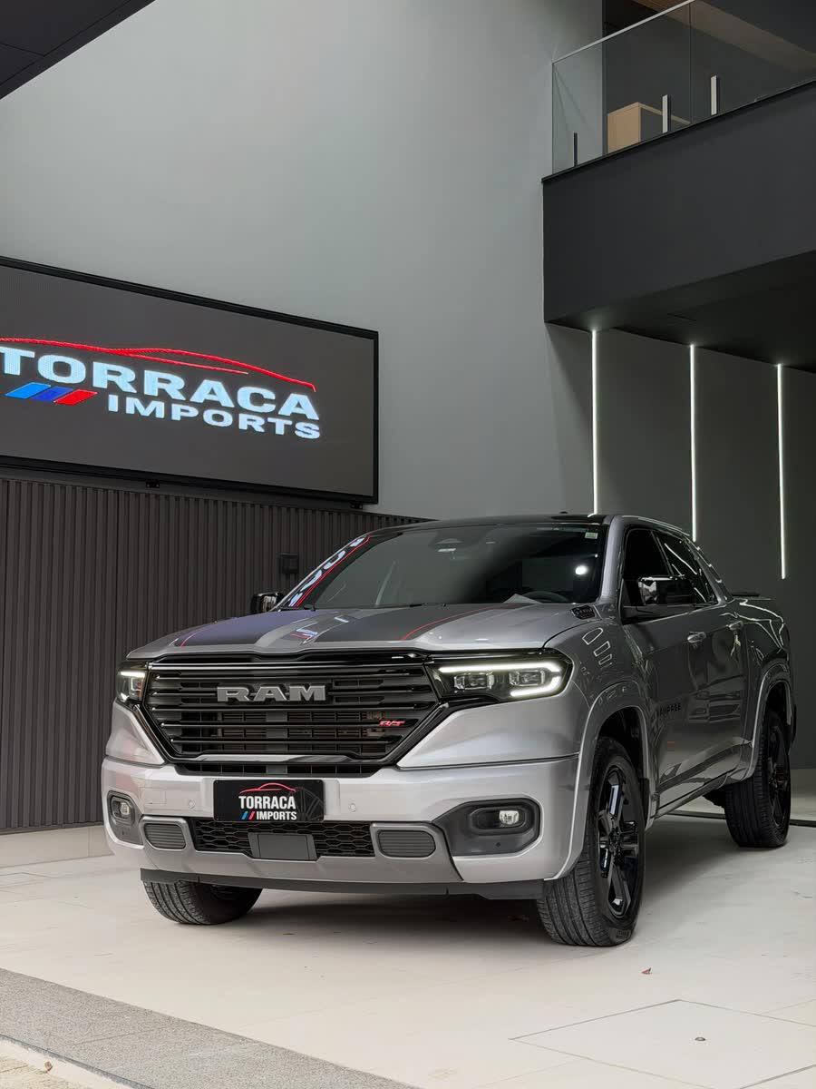 Veículo em destaque no showroom da Torraca Imports
