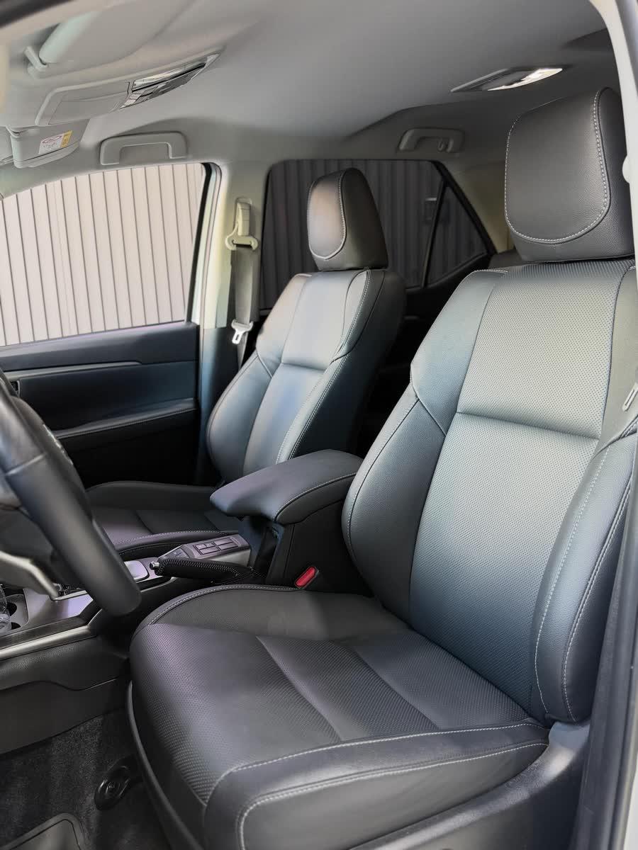 Toyota Hilux SW4 Diamond 7 lugares 2.8 Turbodiesel 2025/2026 — foto 5 de 8