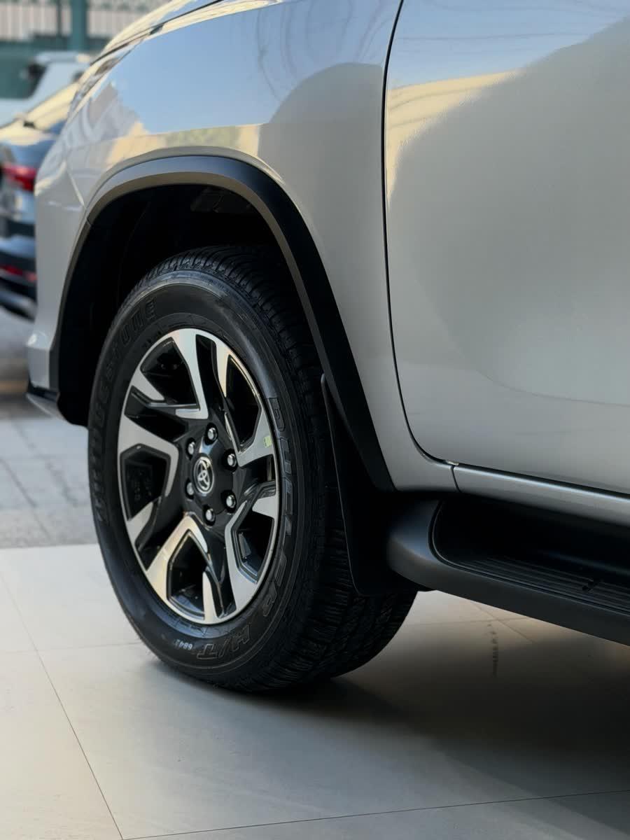 Toyota Hilux SW4 Diamond 7 lugares 2.8 Turbodiesel 2025/2026 — foto 7 de 8