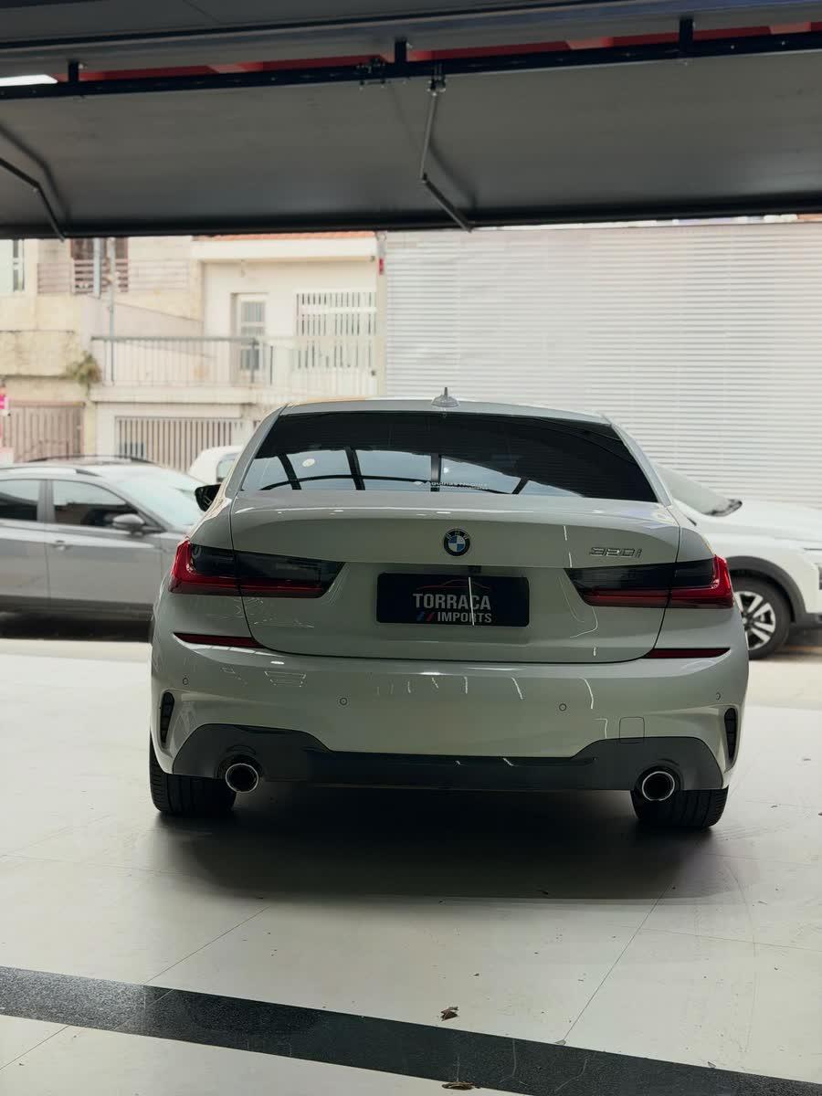 BMW 320i M Sport 2020/2021 — foto 4 de 8