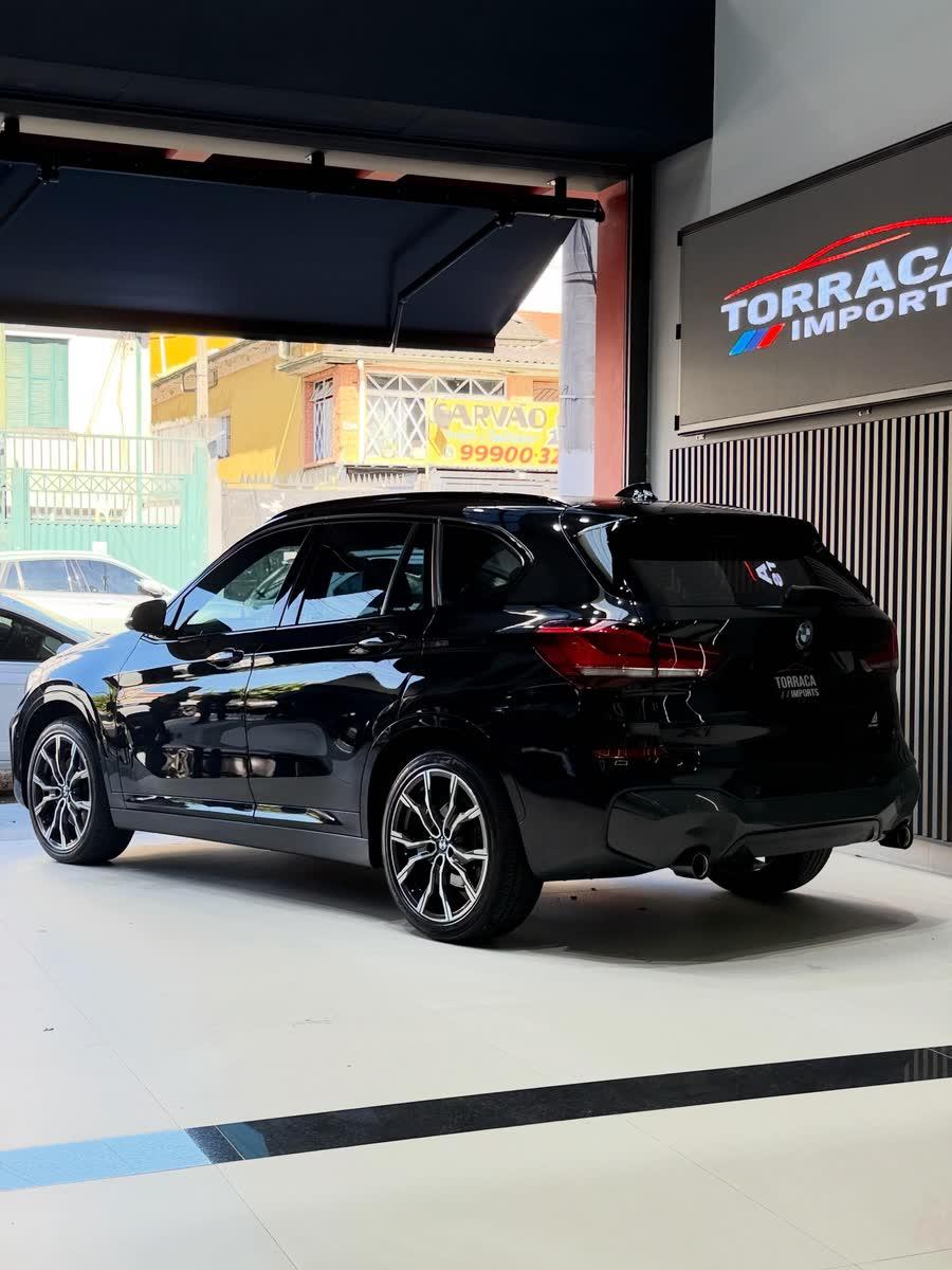 BMW X1 M Sport 25 Anos 2.0 ActiveFlex 2020/2021 — foto 3 de 8