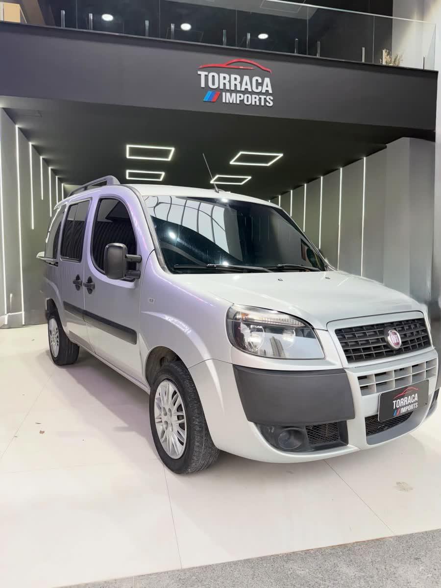 Fiat Doblò Essence 1.8 7 lugares 2021 — foto 2 de 8