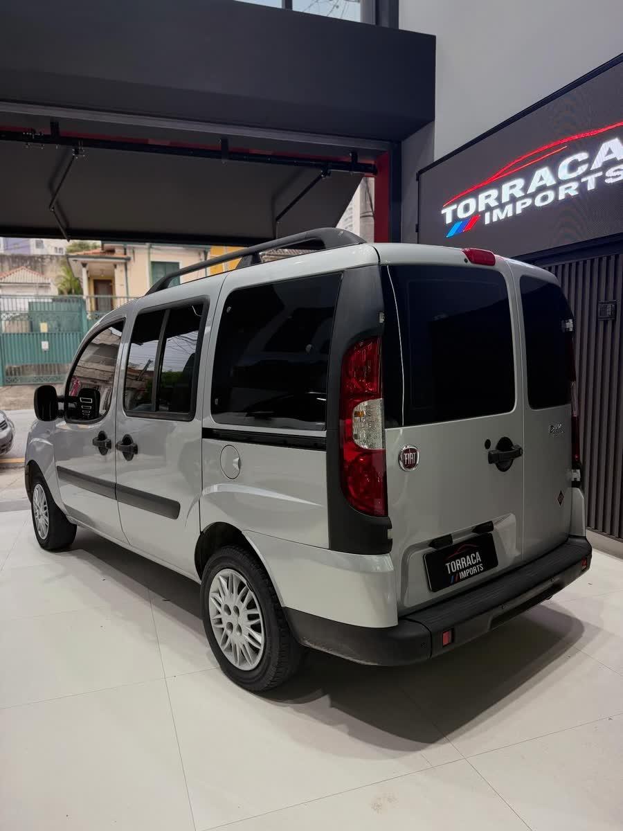 Fiat Doblò Essence 1.8 7 lugares 2021 — foto 3 de 8