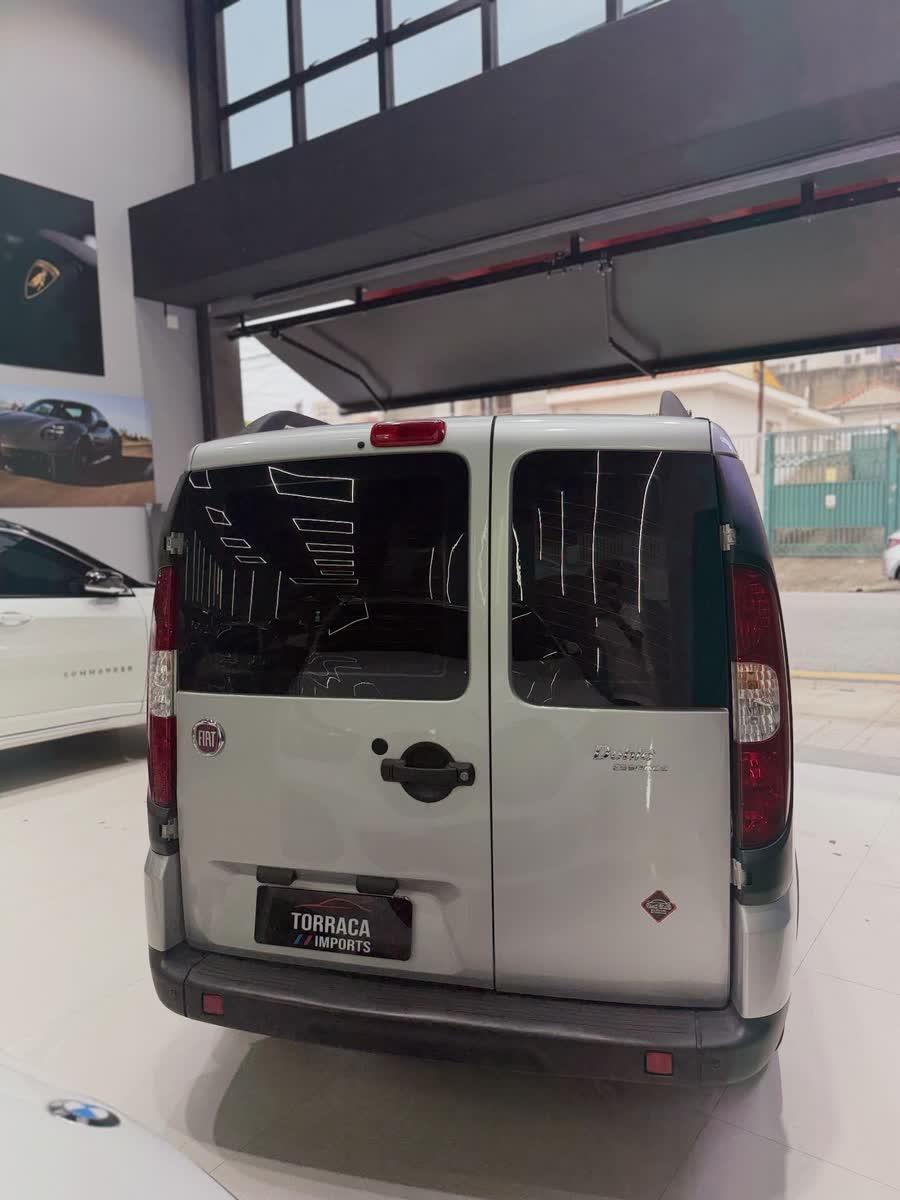 Fiat Doblò Essence 1.8 7 lugares 2021 — foto 4 de 8